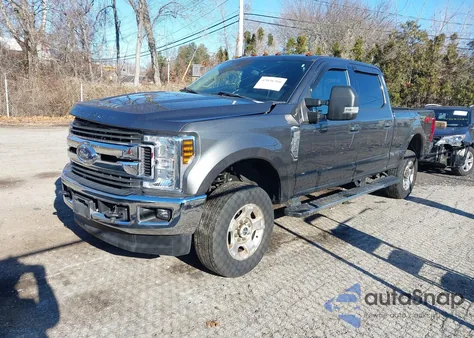 2018 Ford F-250 Xlt из США, поврежденный, VIN 1FT7W2B68JEB24628
